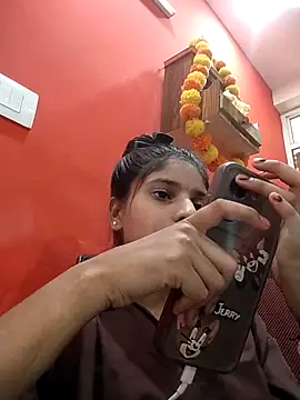 TANU01990 online show from April 18, 2026, 4:04 am