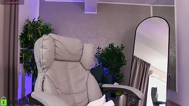 SandraBabeXO online show from April 19, 2026, 4:02 am