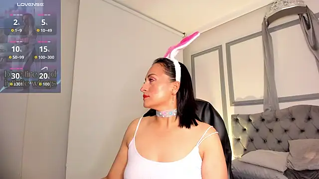 Snapshot of evazul chatting on April 12, 2026, 5:44 am evazul online show from April 12, 2026, 5:44 am