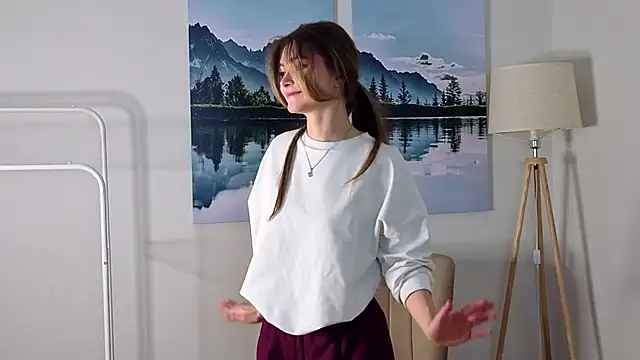 Snapshot of CherlyGuss chatting on March 31, 2026, 9:11 am CherlyGuss online show from March 31, 2026, 9:11 am