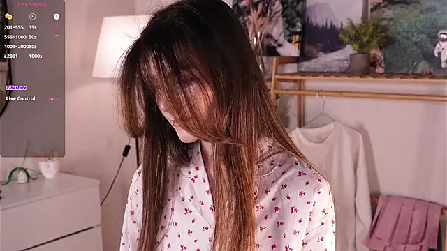 Snapshot of CherlyGuss chatting on April 13, 2026, 3:21 am CherlyGuss online show from April 13, 2026, 3:21 am