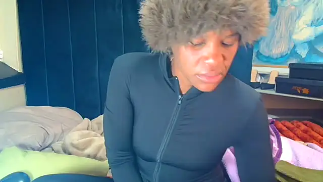 Snapshot of CaramelCandyxx chatting on July 5, 2026, 6:31 am CaramelCandyxx online show from July 5, 2026, 6:31 am
