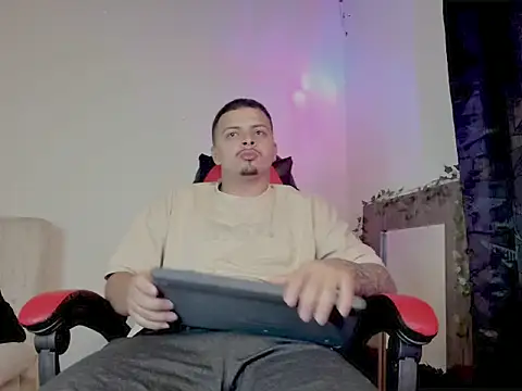 Snapshot of mathew_hot21 chatting on April 1, 2026, 8:04 am mathew hot21 online show from April 1, 2026, 8:04 am