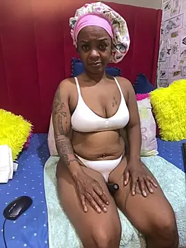 Cherrybootyofjoy86 online show from March 28, 2026, 12:44 am