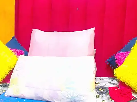 Cherrybootyofjoy86 online show from April 19, 2026, 6:47 am