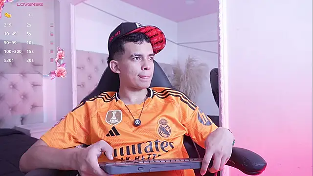 DrakoStone online show from April 8, 2026, 8:21 pm