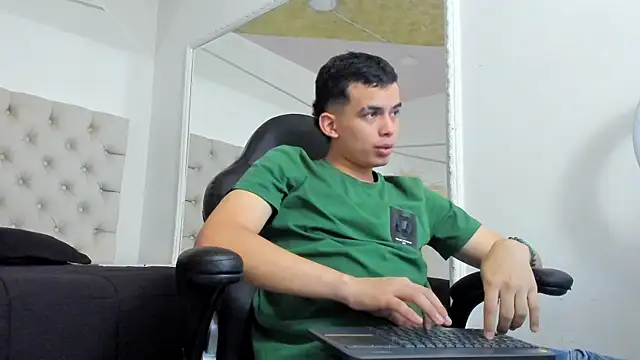 DrakoStone online show from April 7, 2026, 8:43 pm