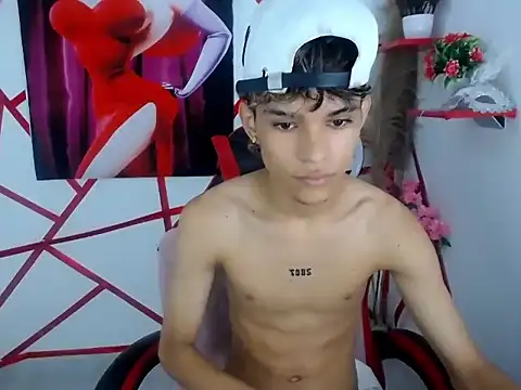 chris evans77 online show from April 16, 2026, 9:39 pm