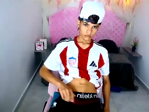 chris evans77 online show from April 7, 2026, 1:02 pm