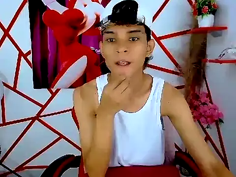 chris evans77 online show from April 9, 2026, 8:15 pm