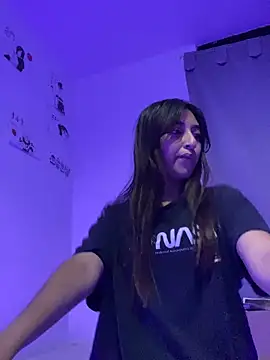 Snapshot of Badharley_ chatting on April 12, 2026, 5:33 am Badharley online show from April 12, 2026, 5:33 am