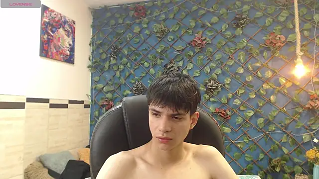 Snapshot of maxim_rod chatting on April 7, 2026, 4:14 am maxim rod online show from April 7, 2026, 4:14 am