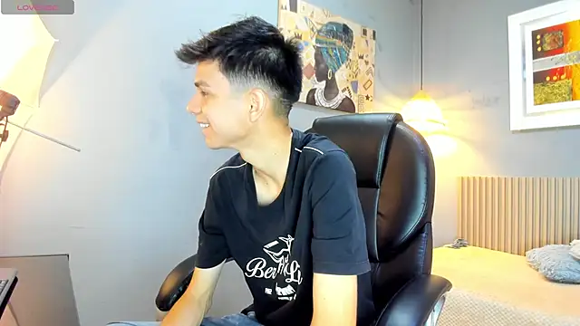 Snapshot of maxim_rod chatting on June 4, 2026, 12:32 pm maxim rod online show from June 4, 2026, 12:32 pm