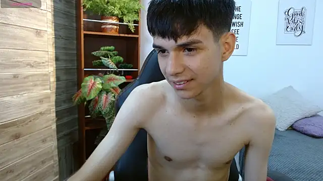 Snapshot of maxim_rod chatting on April 13, 2026, 8:13 pm maxim rod online show from April 13, 2026, 8:13 pm