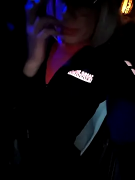 DomMONIKA online show from April 10, 2026, 8:16 pm