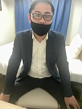 RYUICHI 1919 online show from April 14, 2026, 7:35 am