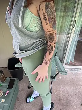 Snapshot of RoxyRedXO12 chatting on April 5, 2026, 8:48 pm RoxyRedXO12 online show from April 5, 2026, 8:48 pm