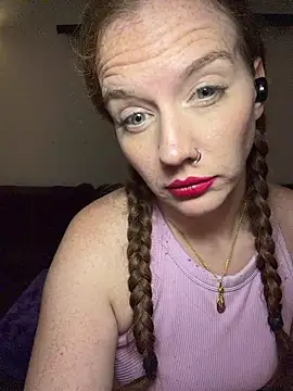 Snapshot of RoxyRedXO12 chatting on April 11, 2026, 4:20 am RoxyRedXO12 online show from April 11, 2026, 4:20 am