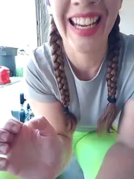 Snapshot of RoxyRedXO12 chatting on March 28, 2026, 10:22 pm RoxyRedXO12 online show from March 28, 2026, 10:22 pm