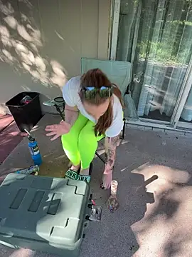 Snapshot of RoxyRedXO12 chatting on April 6, 2026, 10:33 pm RoxyRedXO12 online show from April 6, 2026, 10:33 pm