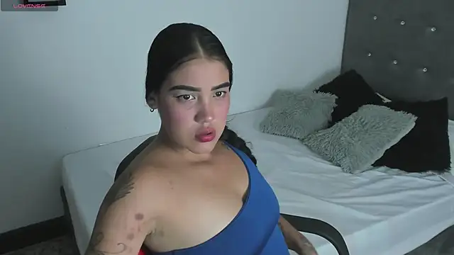 Snapshot of Rossamber chatting on April 15, 2026, 8:20 pm Rossamber online show from April 15, 2026, 8:20 pm