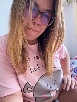 Snapshot of spicymichelle chatting on April 11, 2026, 1:59 pm spicymichelle online show from April 11, 2026, 1:59 pm