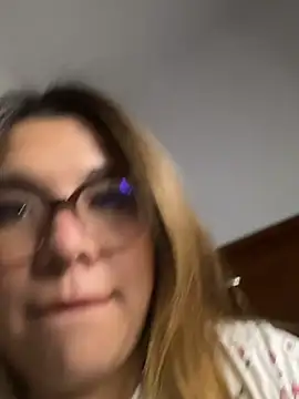 Snapshot of spicymichelle chatting on April 15, 2026, 2:50 am spicymichelle online show from April 15, 2026, 2:50 am