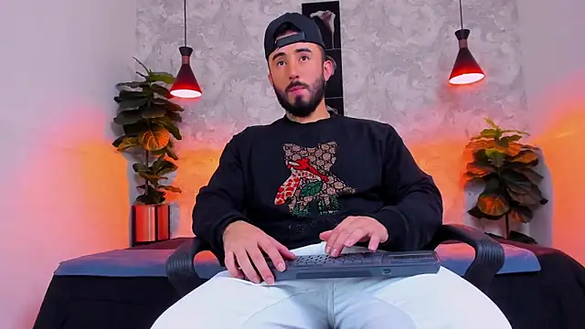 Snapshot of martin_foster_ chatting on April 6, 2026, 4:08 am martin foster online show from April 6, 2026, 4:08 am