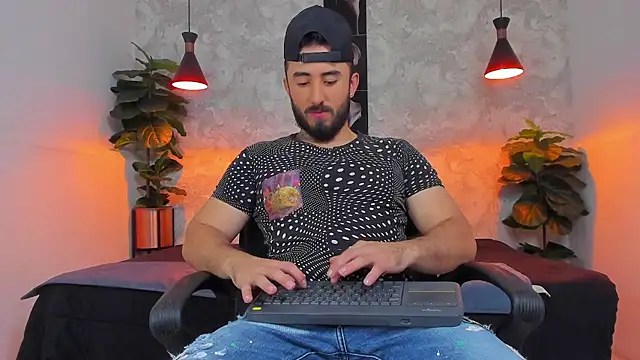 Snapshot of martin_foster_ chatting on April 11, 2026, 3:36 am martin foster online show from April 11, 2026, 3:36 am