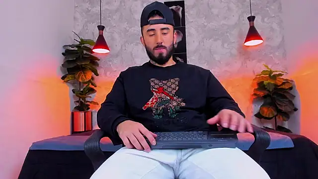 Snapshot of martin_foster_ chatting on April 6, 2026, 4:46 am martin foster online show from April 6, 2026, 4:46 am