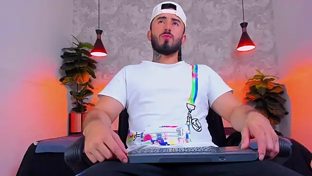 Snapshot of martin_foster_ chatting on April 5, 2026, 4:41 am martin foster online show from April 5, 2026, 4:41 am