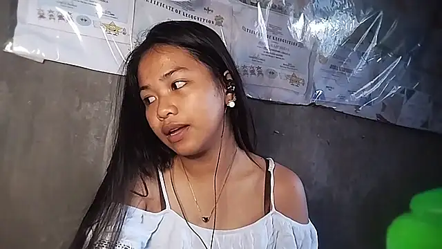 MaliaPetosa online show from April 1, 2026, 8:48 am