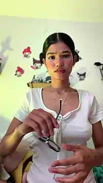 Snapshot of Emycarver09_ chatting on July 19, 2026, 12:57 pm Emycarver09 online show from July 19, 2026, 12:57 pm