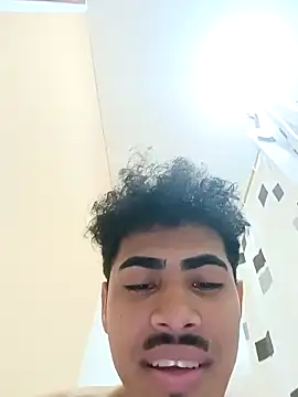 Snapshot of LucaColmal chatting on April 12, 2026, 12:36 am LucaColmal online show from April 12, 2026, 12:36 am