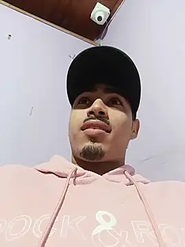 Snapshot of LucaColmal chatting on April 8, 2026, 2:02 am LucaColmal online show from April 8, 2026, 2:02 am