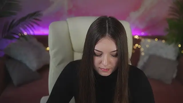 LindsyRawr online show from April 6, 2026, 7:04 pm