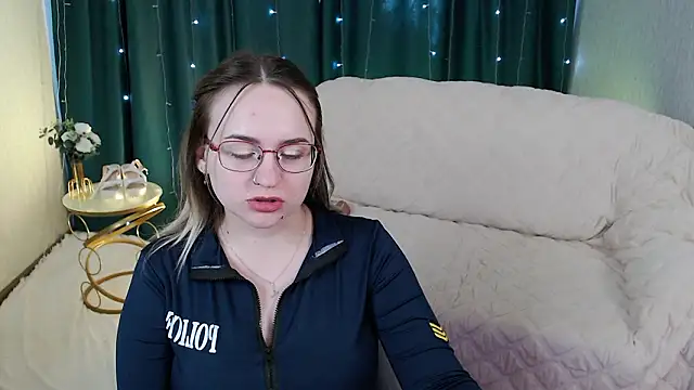 Snapshot of Bella_Evansss1 chatting on March 29, 2026, 6:48 am Bella Evansss1 online show from March 29, 2026, 6:48 am