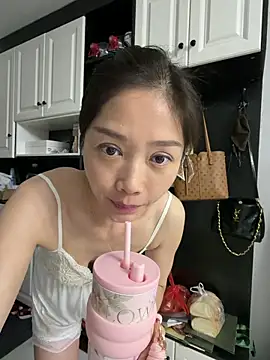 Snapshot of yuanpu0925 chatting on April 8, 2026, 11:06 pm yuanpu0925 online show from April 8, 2026, 11:06 pm