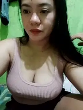 Snapshot of sweety_honey27 chatting on April 23, 2026, 6:42 pm sweety honey27 online show from April 23, 2026, 6:42 pm