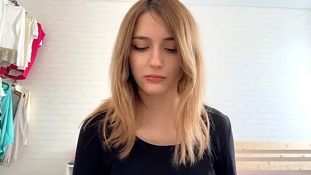 CassiPlacido online show from April 4, 2026, 8:54 am