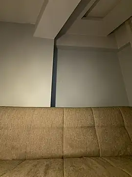 Arin21201 online show from April 4, 2026, 9:43 pm