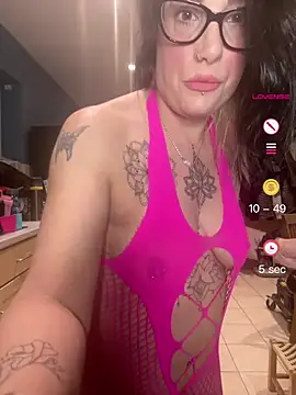 IvyBelleMilf online show from May 18, 2026, 9:19 pm