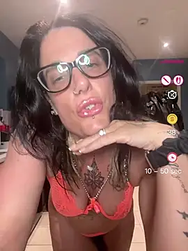 IvyBelleMilf online show from May 22, 2026, 9:24 pm