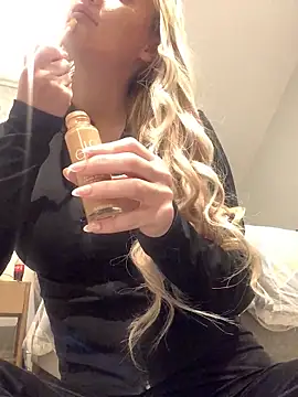 Snapshot of Hannah1899 chatting on March 28, 2026, 7:15 pm Hannah1899 online show from March 28, 2026, 7:15 pm