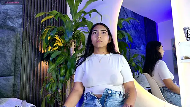 Snapshot of Amaia_aa_ chatting on April 15, 2026, 7:40 pm Amaia aa online show from April 15, 2026, 7:40 pm