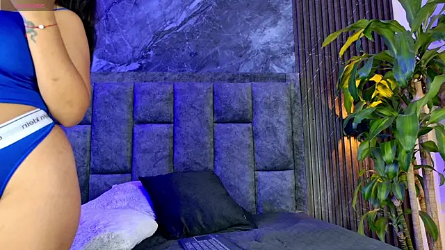 Snapshot of Amaia_aa_ chatting on April 1, 2026, 7:22 pm Amaia aa online show from April 1, 2026, 7:22 pm