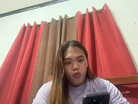 yourhotwild bella online show from July 27, 2026, 6:37 pm