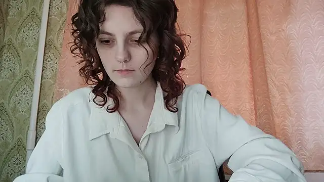 ShirleyNibbs online show from April 12, 2026, 2:09 pm