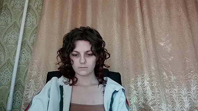 ShirleyNibbs online show from April 18, 2026, 7:07 pm