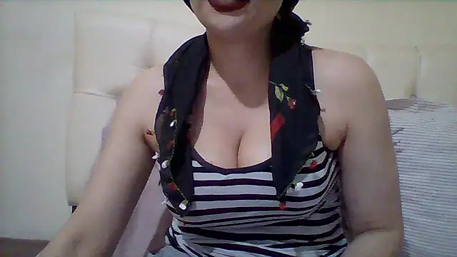 Snapshot of busex25 chatting on June 20, 2026, 9:42 pm busex25 online show from June 20, 2026, 9:42 pm